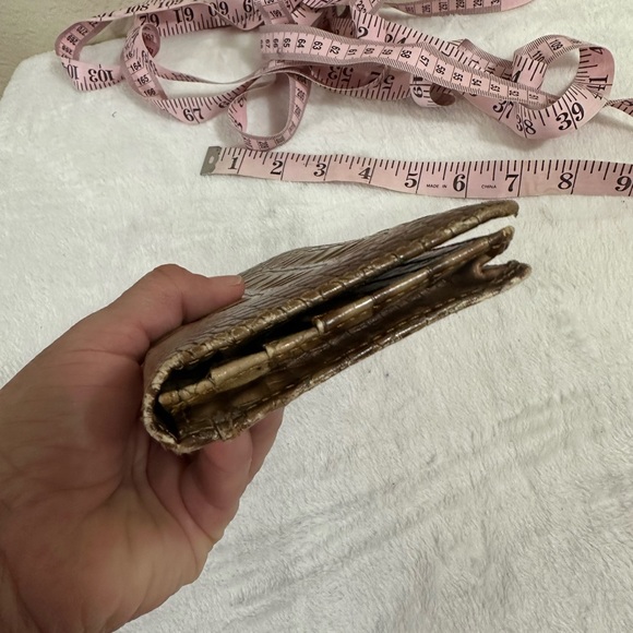 Brahmin  embossed wallet - Picture 10 of 12